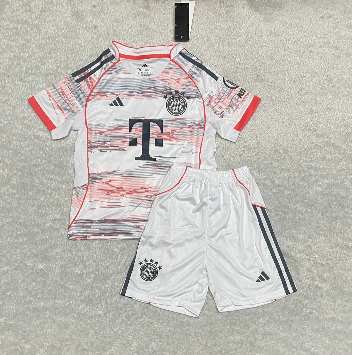 BAYERN MUNCHEN AWAY 2025-26 KID